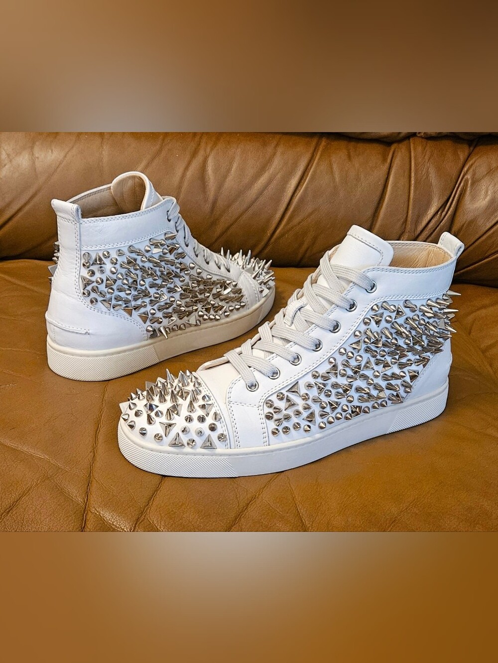 Men's Christian Louboutin Off-White Leather Spike-Studded  Sneakers Size 8.5 US